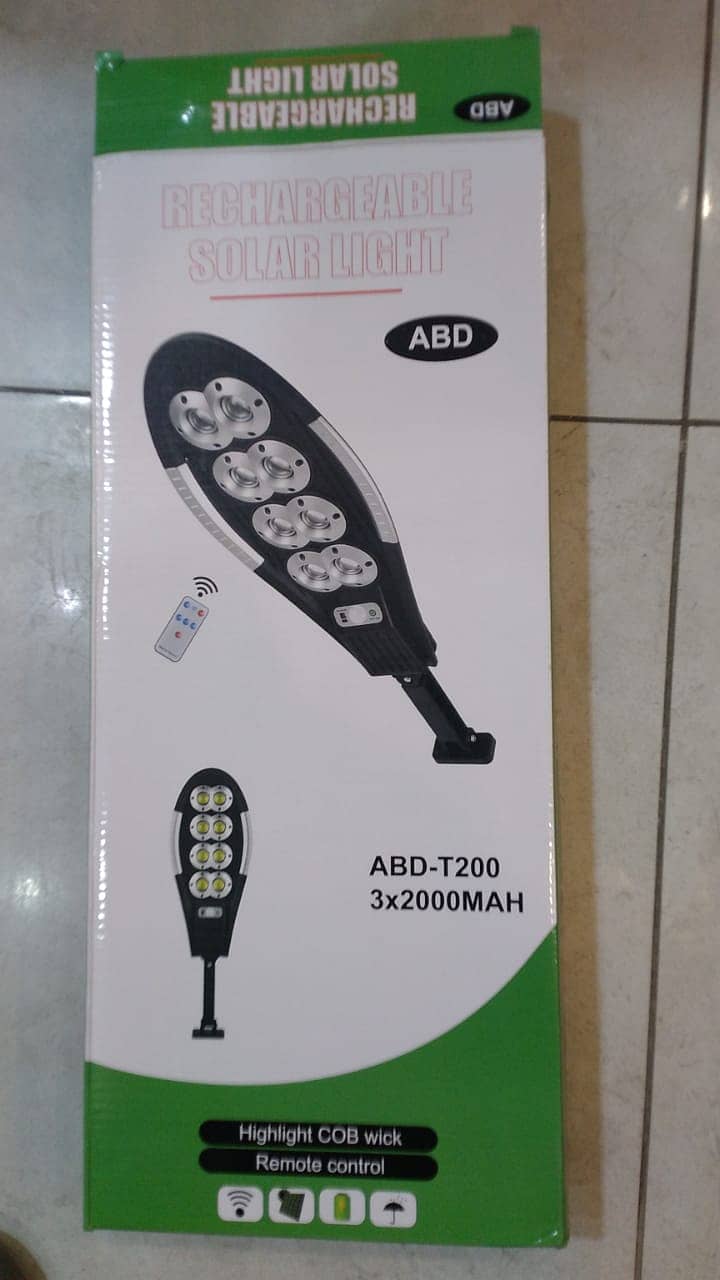 100W Heavy Duty Solar Street Security Light 3 Modes Remote Control 0