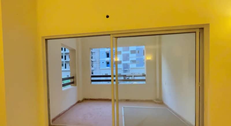 READY TO MOVE 3600sq ft 4Bed Luxury Apartment at Tower-8 Near Entrance of Bahria Town Karachi FOR SALE 9