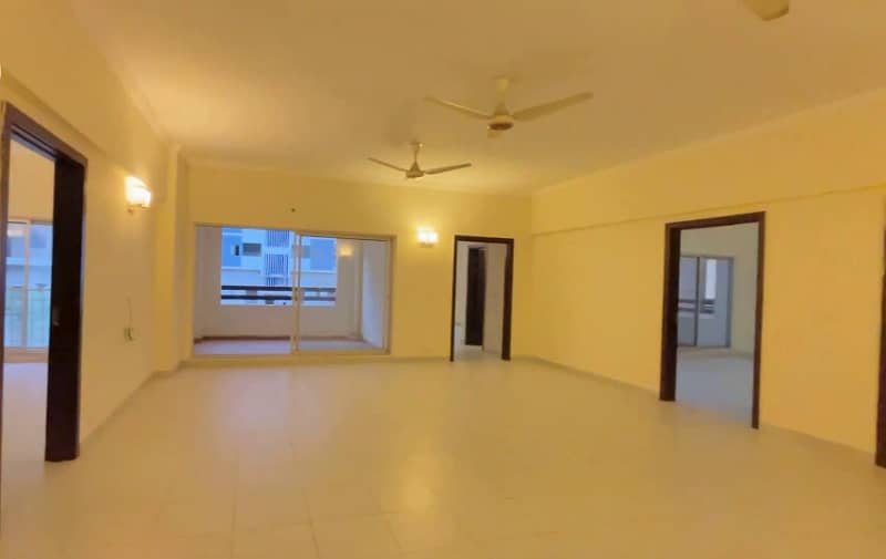 READY TO MOVE 3600sq ft 4Bed Luxury Apartment at Tower-8 Near Entrance of Bahria Town Karachi FOR SALE 11