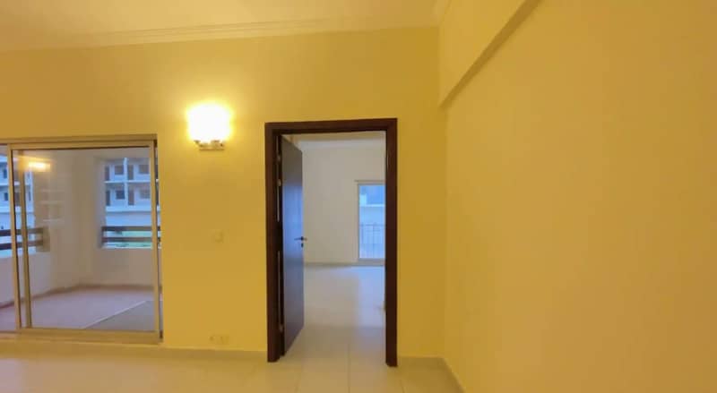 READY TO MOVE 3600sq ft 4Bed Luxury Apartment at Tower-8 Near Entrance of Bahria Town Karachi FOR SALE 19