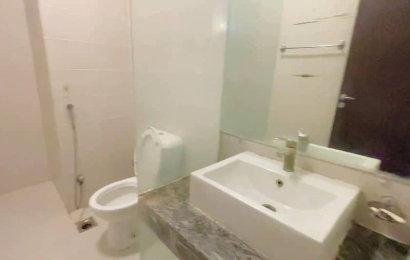 READY TO MOVE 3600sq ft 4Bed Luxury Apartment at Tower-8 Near Entrance of Bahria Town Karachi FOR SALE 21