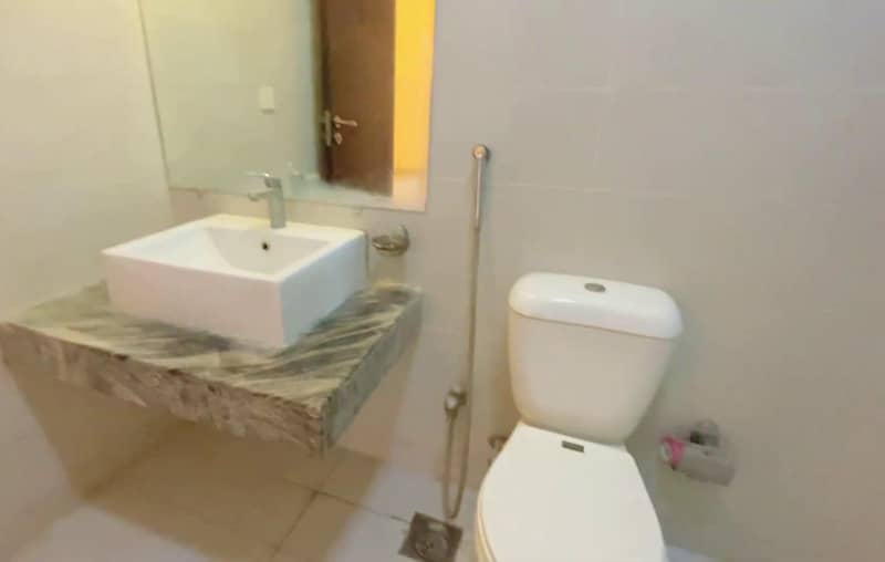 READY TO MOVE 3600sq ft 4Bed Luxury Apartment at Tower-8 Near Entrance of Bahria Town Karachi FOR SALE 25