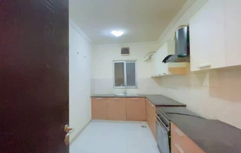 READY TO MOVE 3600sq ft 4Bed Luxury Apartment at Tower-8 Near Entrance of Bahria Town Karachi FOR SALE 26