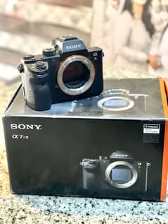 Sony A7R2 Good Condition Complete box