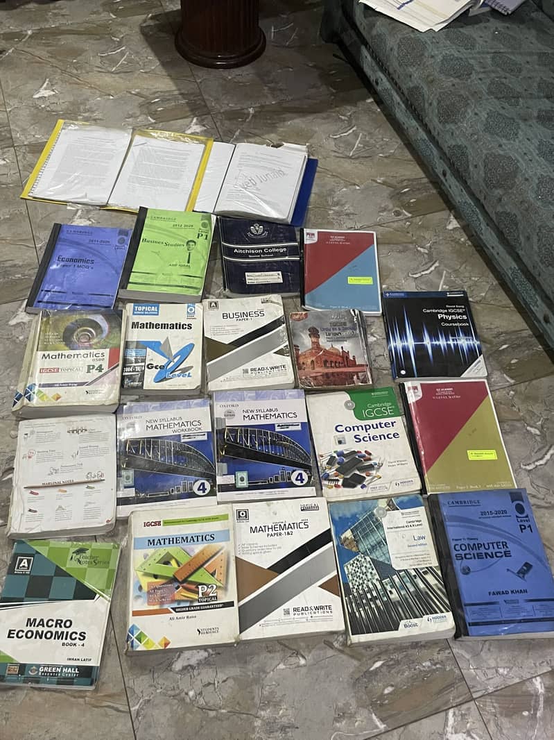 O level,A level nd class 8 and 7 bundle of books and past papers,notes 0