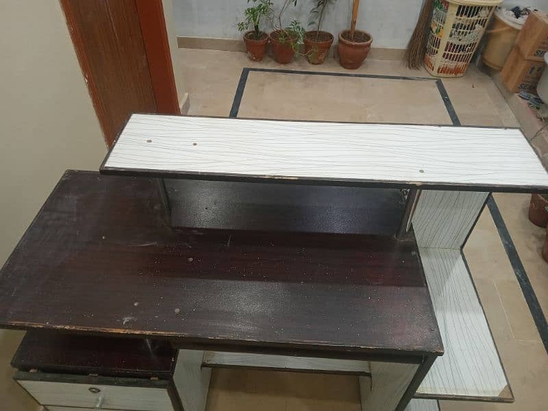 computer table 1