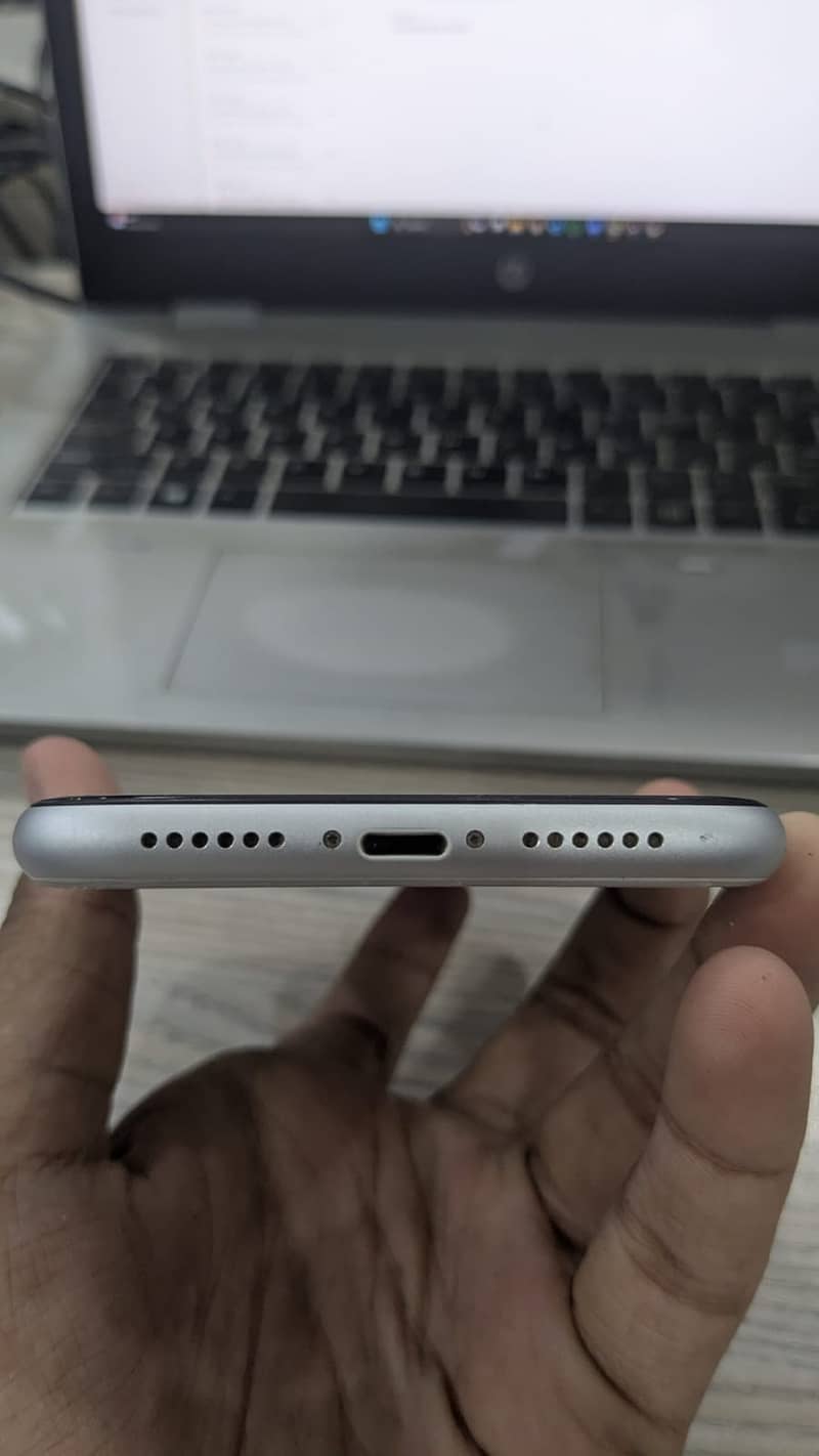 iPhone XR Non PTA - 64GB 2