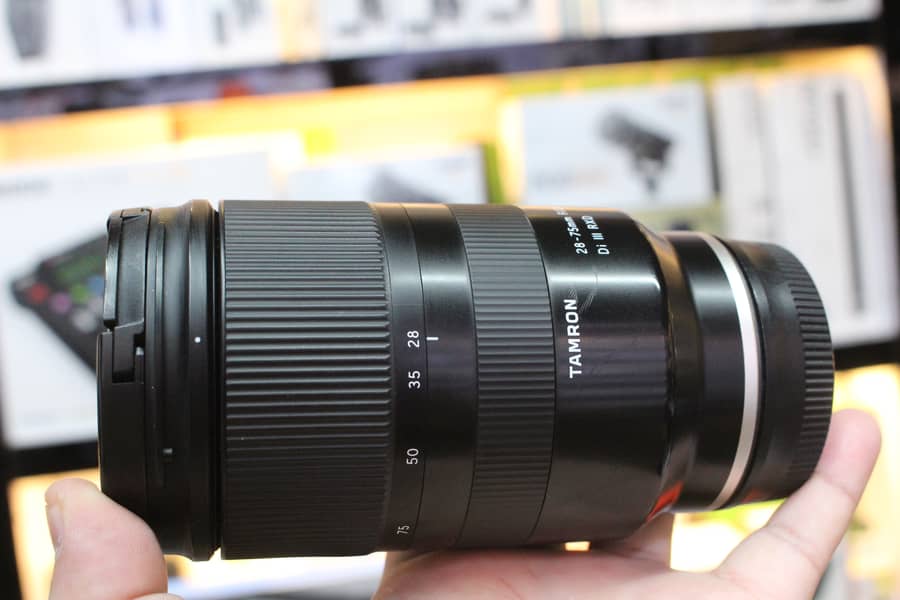 Tamron 28-75mm F2.8 Lens (Sony E Mount) 1