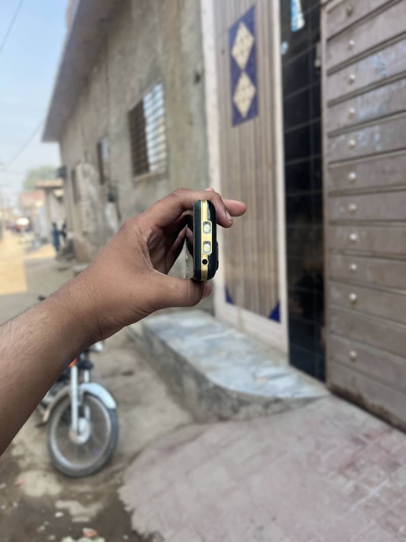 Faywa keypad or touch phone read description 3