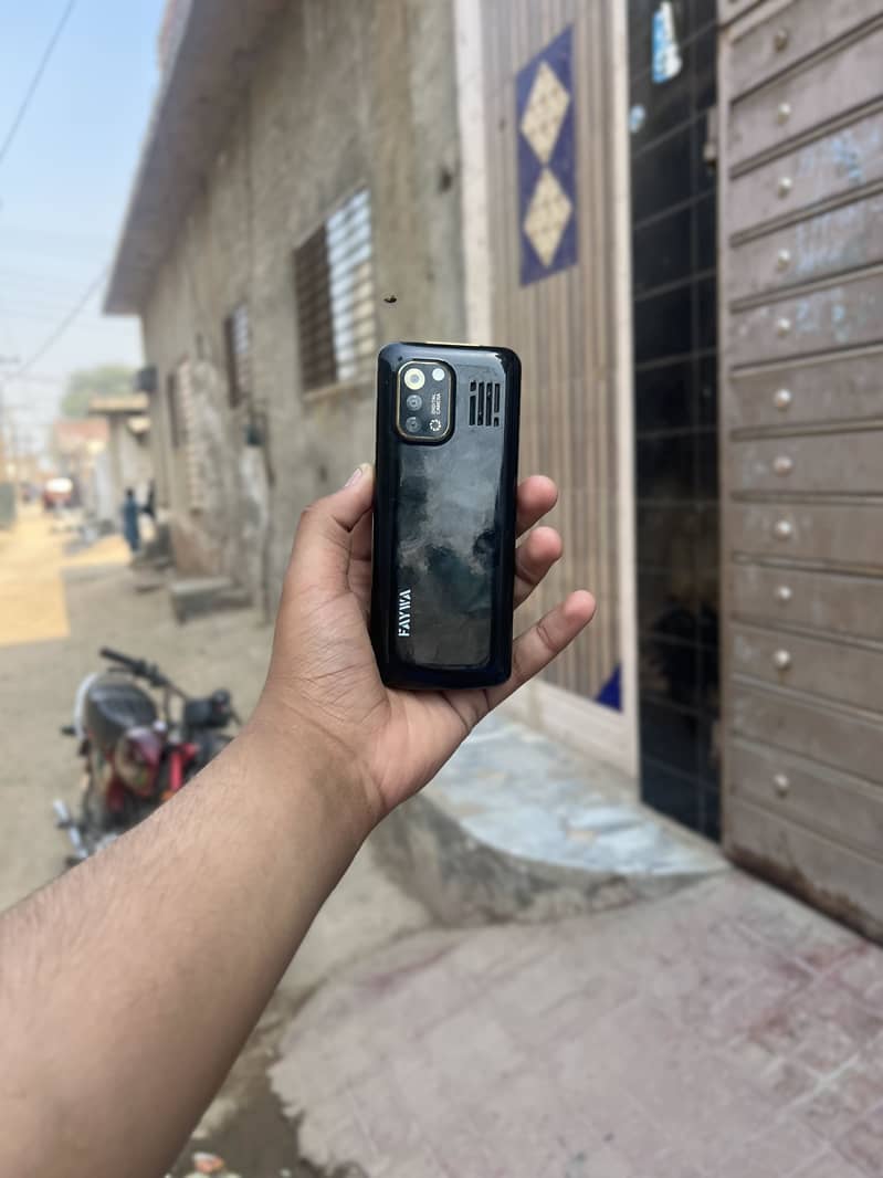 Faywa keypad or touch phone read description 4