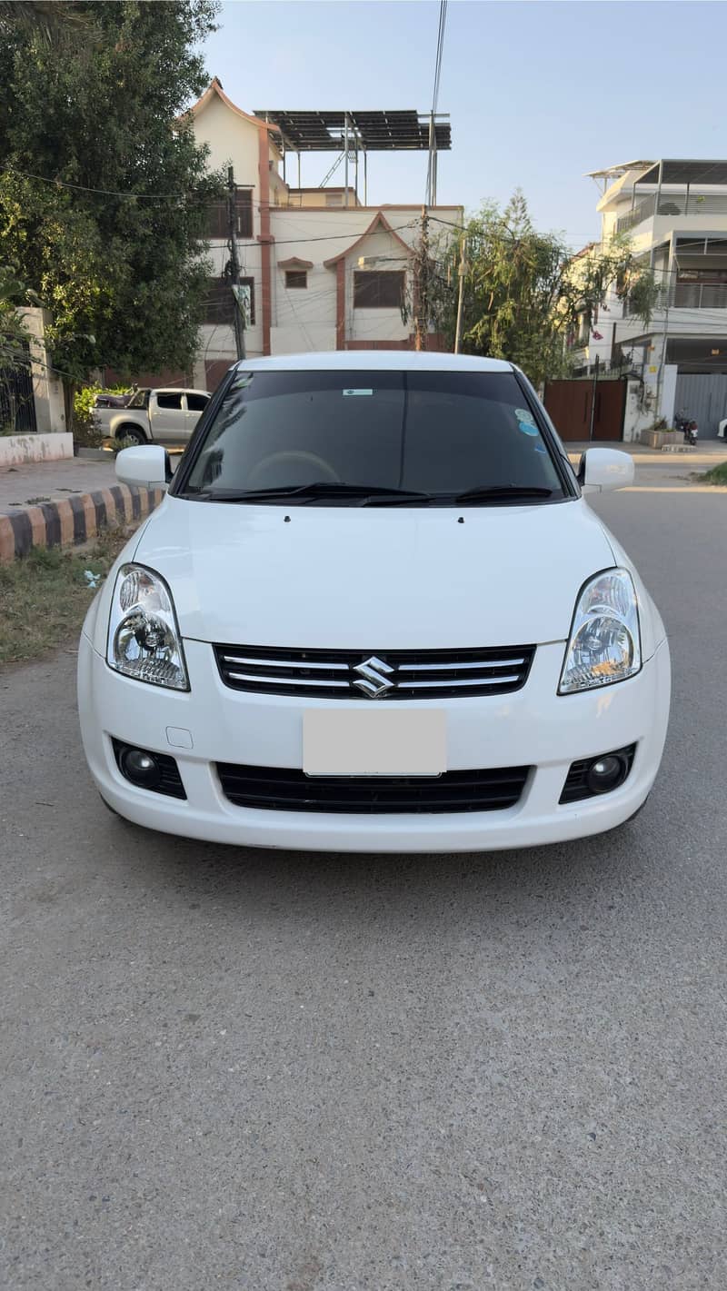 Suzuki Swift DLX Automatic 1.3 Navigation 0