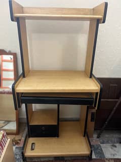 computer table / workstation