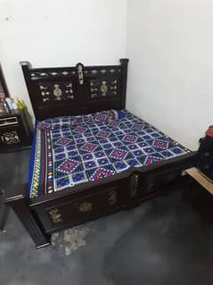 ڈبل بیڈ دو سائیڈ ٹیبل ڈریسنگ