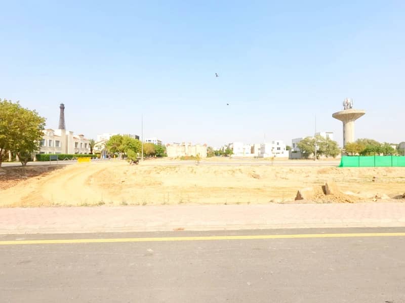 1 Kanal Commercial Plot Main Boulevard For Sale In Bahria Town Lahore, DownTown Raya Facing Eiffel Tower 0