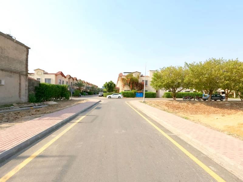1 Kanal Commercial Plot Main Boulevard For Sale In Bahria Town Lahore, DownTown Raya Facing Eiffel Tower 1