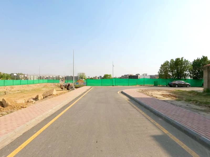 1 Kanal Commercial Plot Main Boulevard For Sale In Bahria Town Lahore, DownTown Raya Facing Eiffel Tower 2