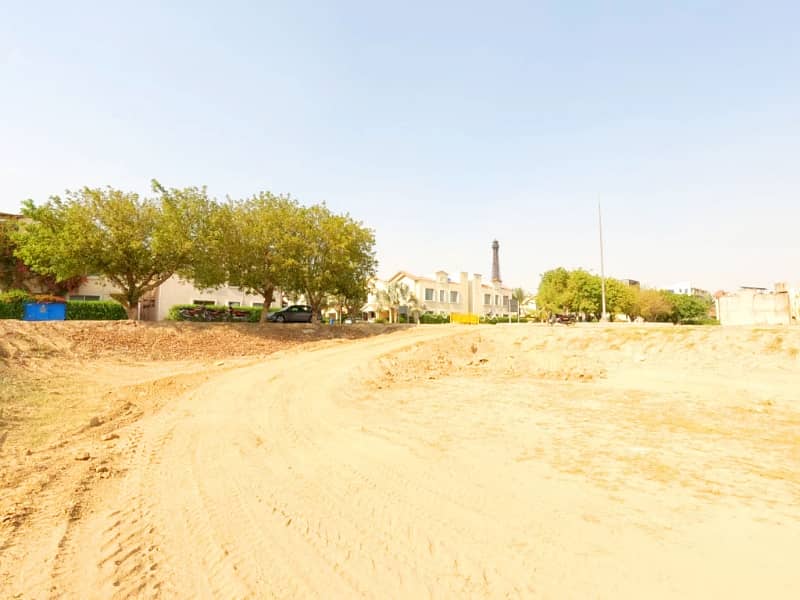 1 Kanal Commercial Plot Main Boulevard For Sale In Bahria Town Lahore, DownTown Raya Facing Eiffel Tower 9