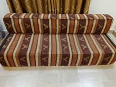 sofa cumbed hy just old no defect