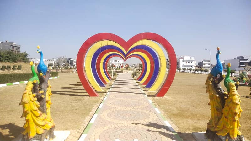 IDEAL LOCATION PLOT FAISAL HILLS 2