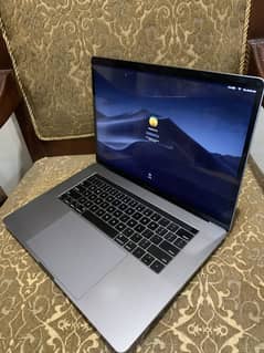 Macbook pro 15in i7 touch bar