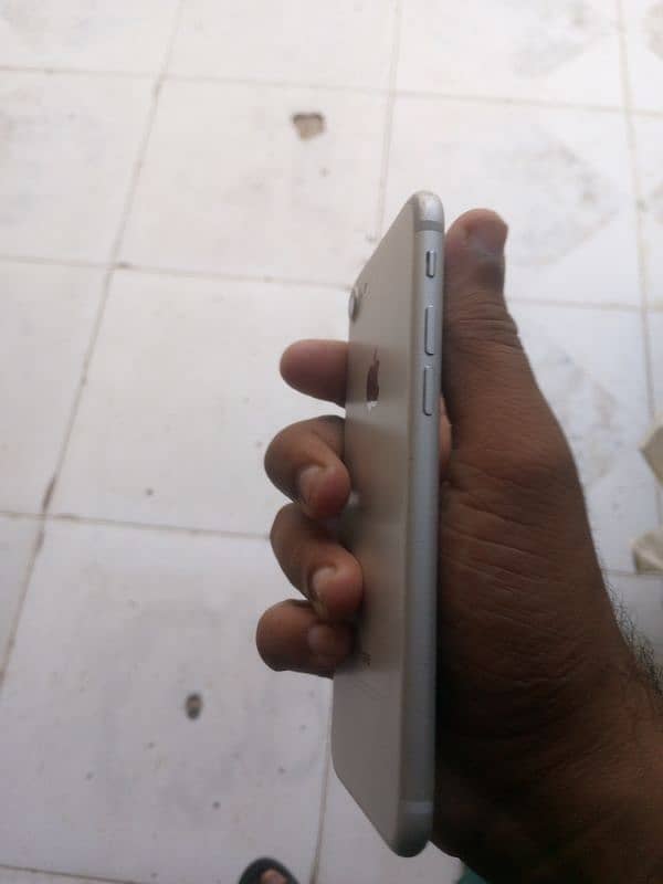 iphone 7  256gb  non pta 4
