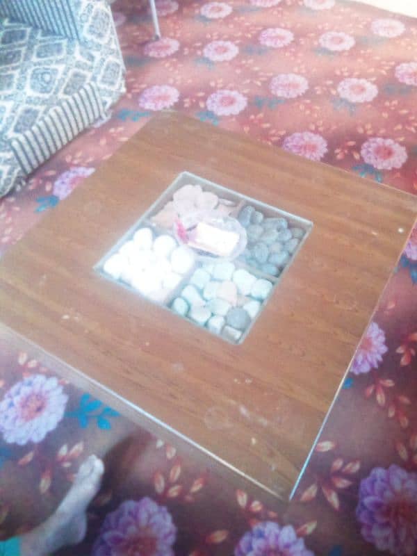 2 side tables 0ne center table  7 seater   3 month used 03339148842 8