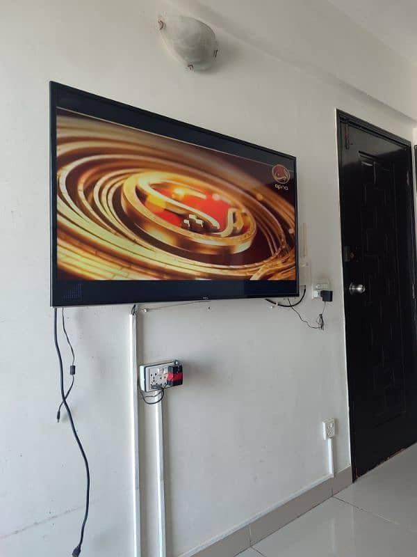 TCL 50" LED UHD TV 5