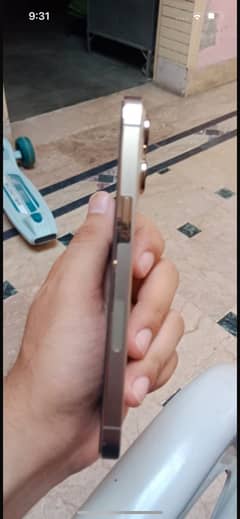 Iphone 13 pro 256gb All ok phone ha koi msla ni ha like a new ha