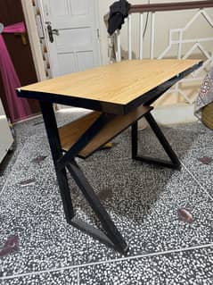 Computer table