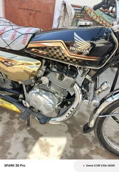 CG 125 se 2024 Gold Edition