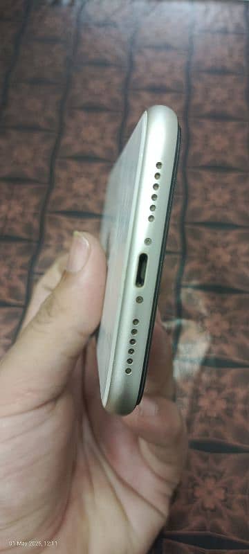 IPHONE 11 128GB PTA COMPLETE BOX 6