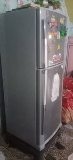 family bari ha is liye sell kar rahe ha