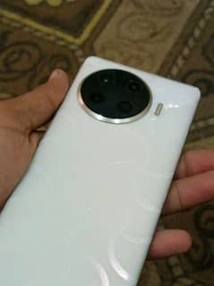 spark 20 pro plus