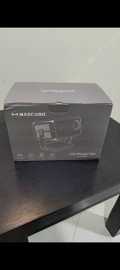 L018 projector