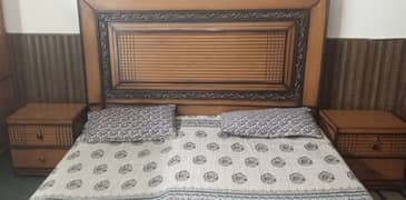 king size bed 2 side table's ar dressing table