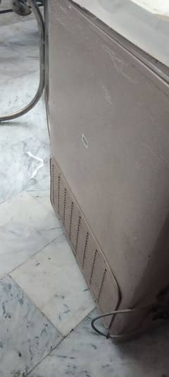 Freezer + Cash Counter