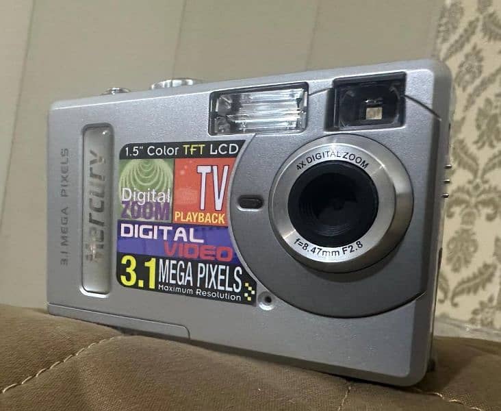 Mercury Digital Camera 3.1 Mega Pixels (VQ2220) 0