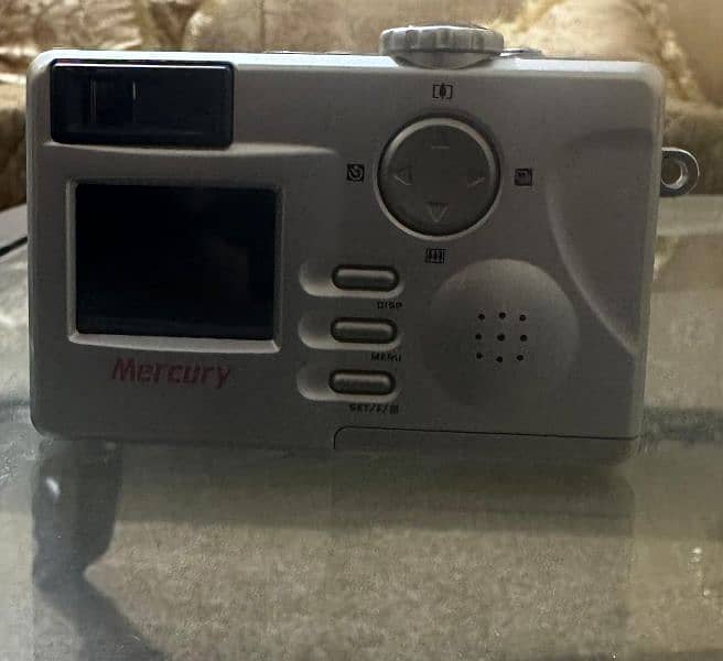 Mercury Digital Camera 3.1 Mega Pixels (VQ2220) 2