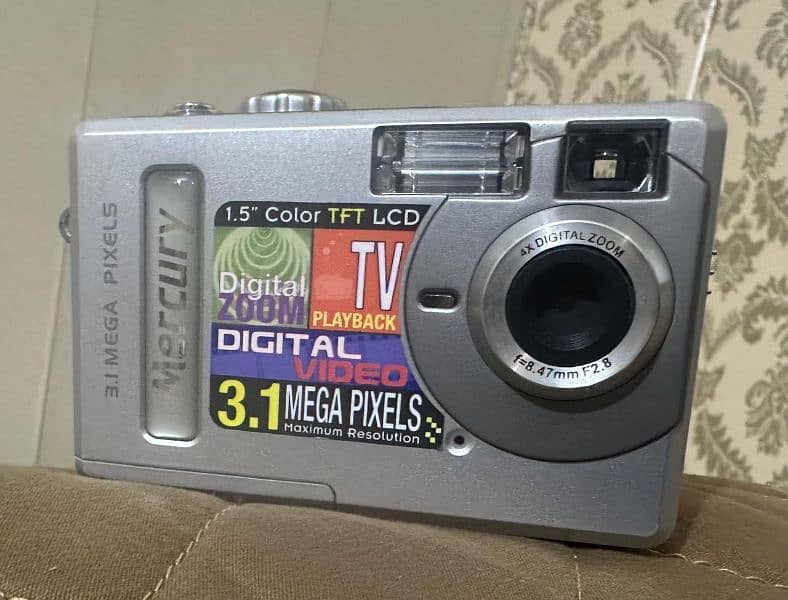 Mercury Digital Camera 3.1 Mega Pixels (VQ2220) 3