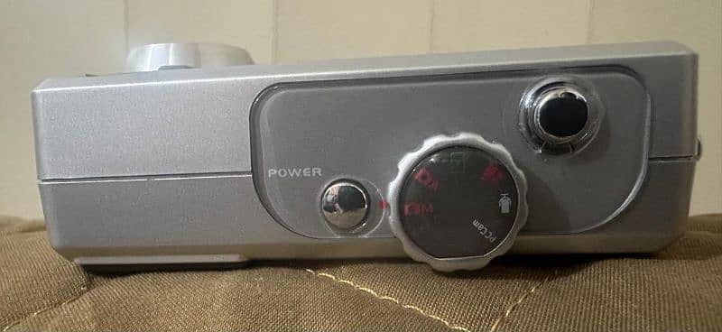 Mercury Digital Camera 3.1 Mega Pixels (VQ2220) 7