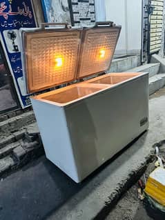 Dawlance freezer double door A1 condition