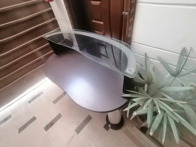 Reception Counter/Study Table 4