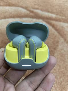 earbuds