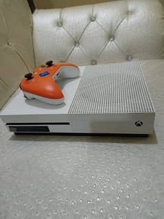 XBOX ONE S 500GB FOR SALE