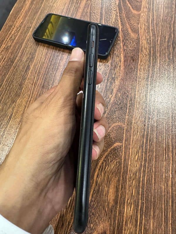 IPHONE XR 10/10 CONDITION 2