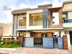 Luxurious 12 Marla House Near Future World School