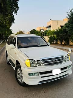 Land cruiser Cygnus 2003 Model . Islamabad number