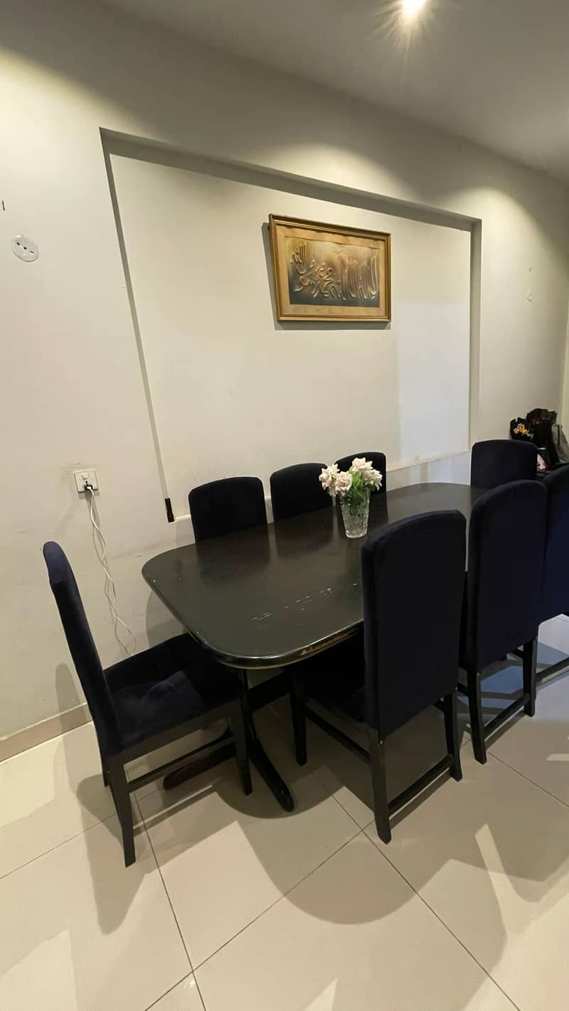 Dining table chairs and centre table with two side tables 0