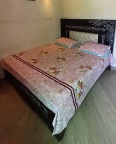 king size bed set /side tables/drassing