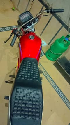 Honda CD70 For Sale in perfect condition